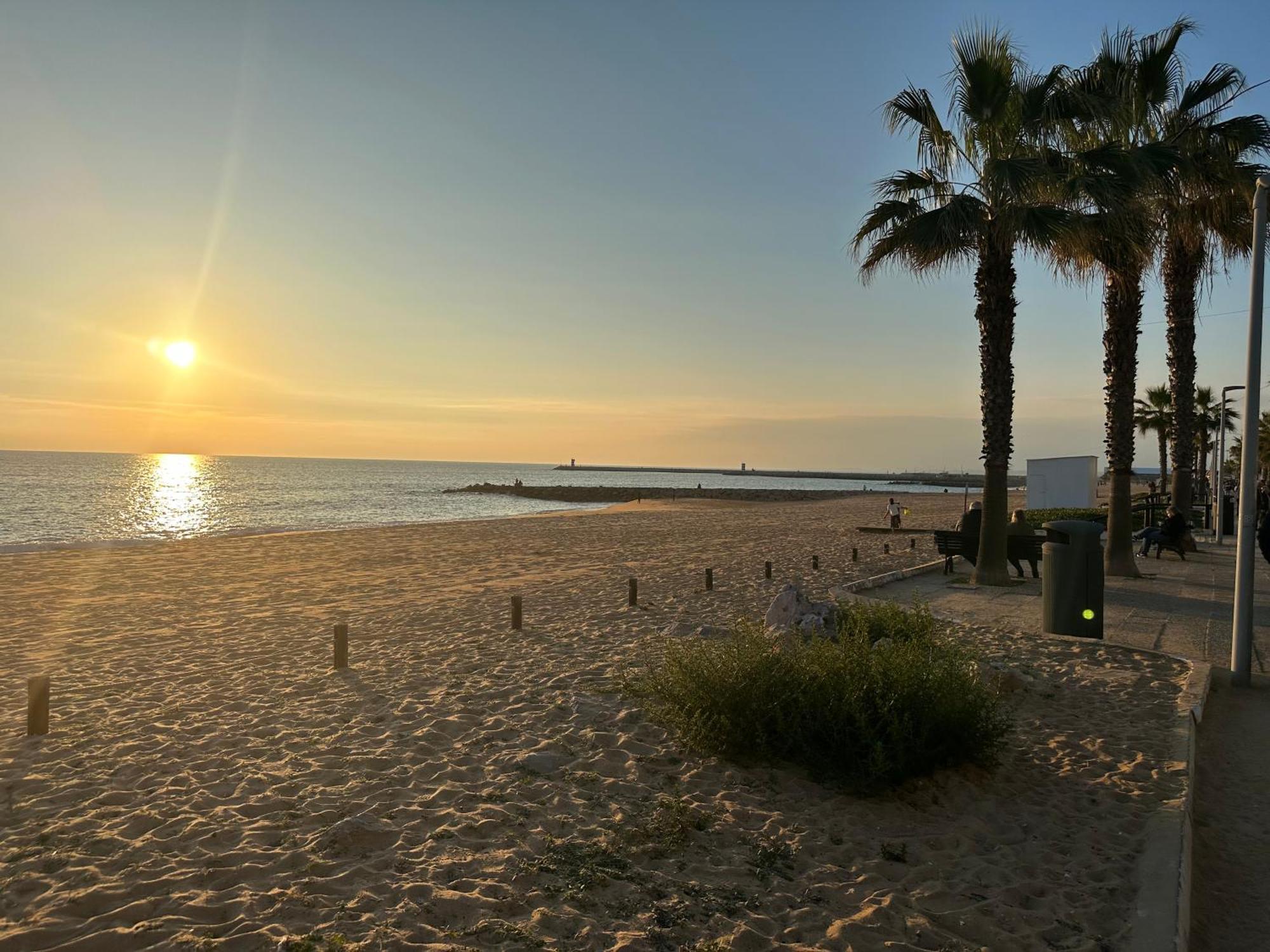 Quarteira Home Beach Ferias Tranquilas A 1Km Da Praia Totalmente Renovado Εξωτερικό φωτογραφία